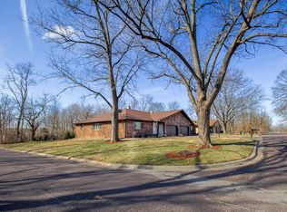 2802 W Pine Knoll Ct, Peoria, IL 61615