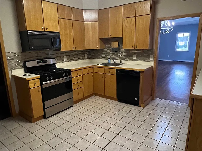 95 Seminary Ave #1 — Photo 6