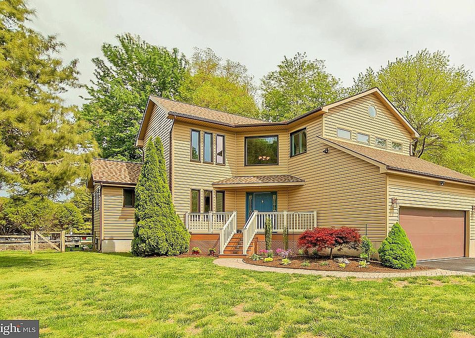 1st image of 109 Holly Ct
