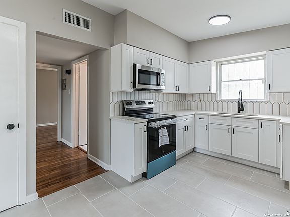 5th image of 4258 SKELTON DR
