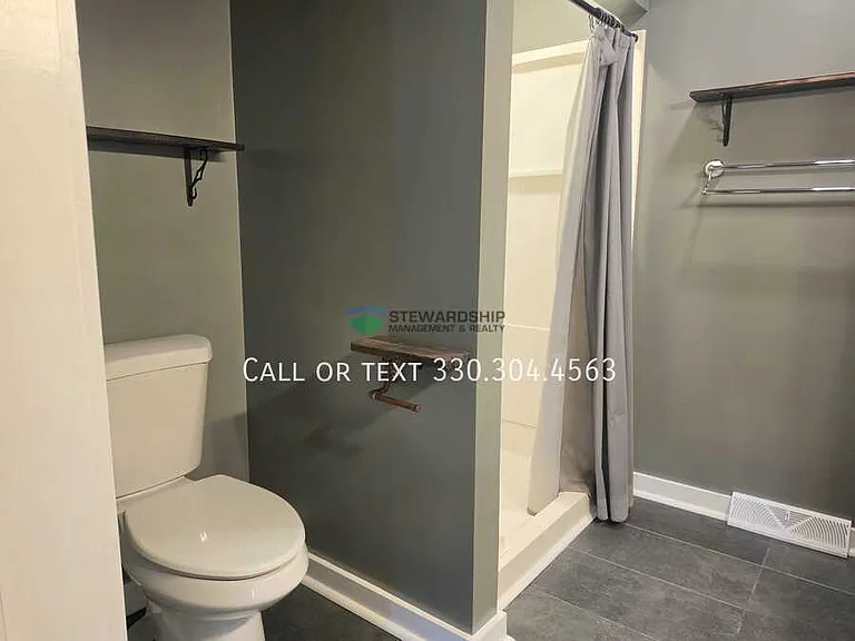 2119 Maple Ave NE — Photo 22