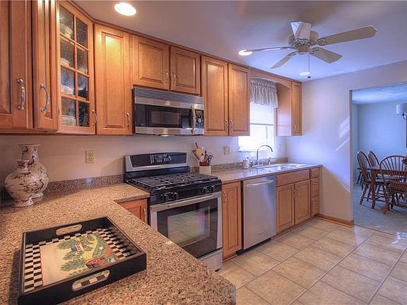 4th image of 3101 Julie Dr