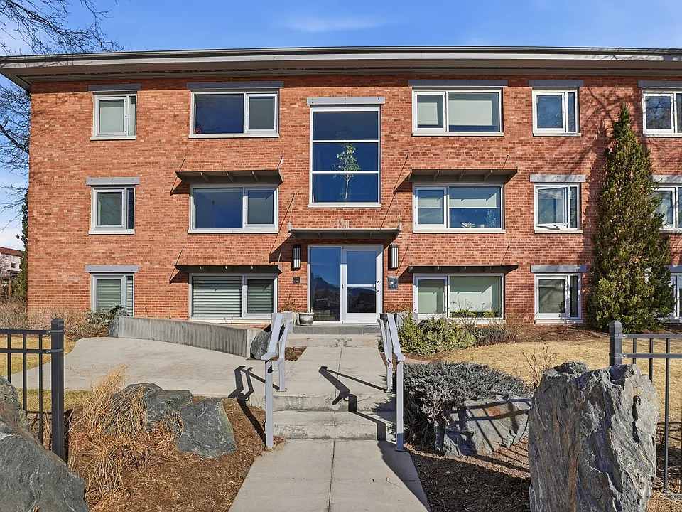 1201 Balsam Ave #206