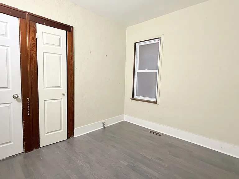 693 Partington Ave #MAIN — Photo 8
