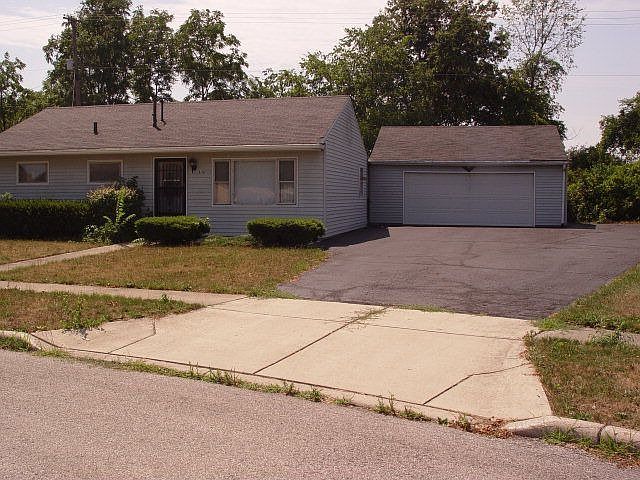 1st image of 636 Garnet Ct #P