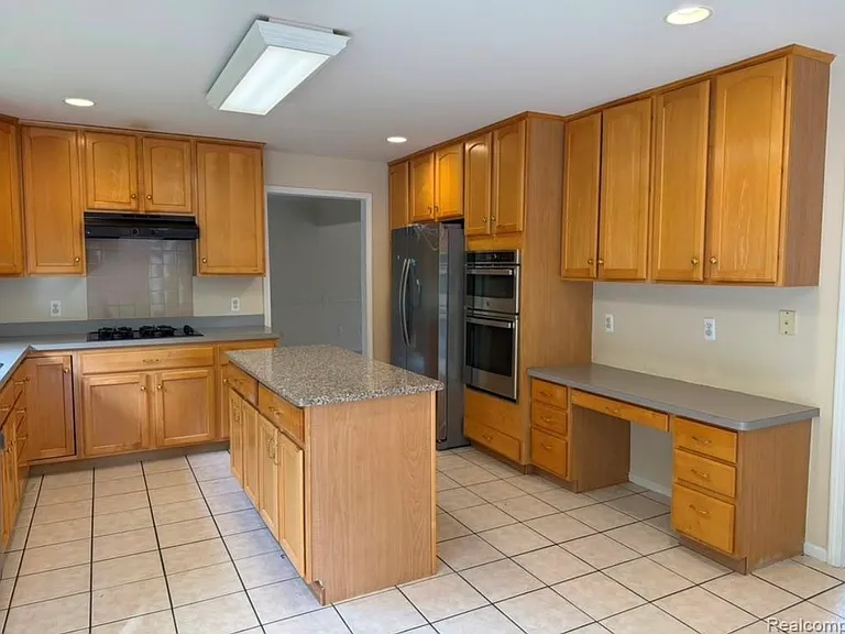 7782 Watford Dr — Photo 17