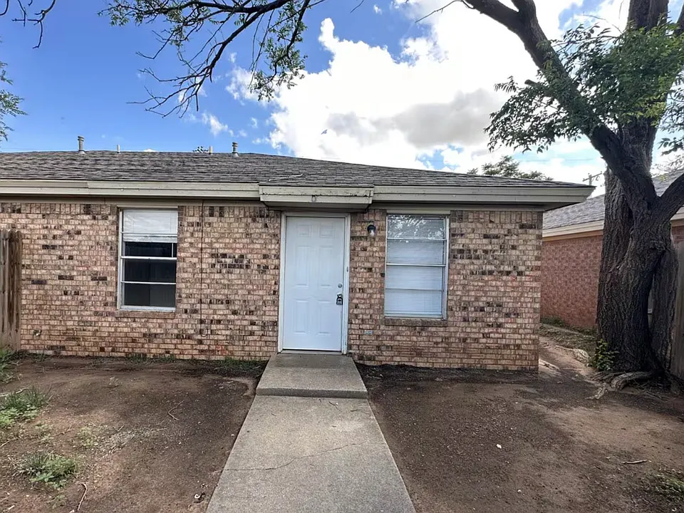 2103 S Loop 289