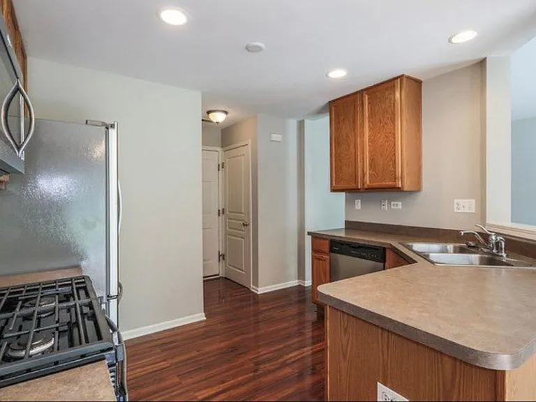 565 Conservatory Ln — Photo 19