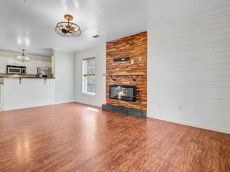 236 Emerald Isle Dr — Photo 11