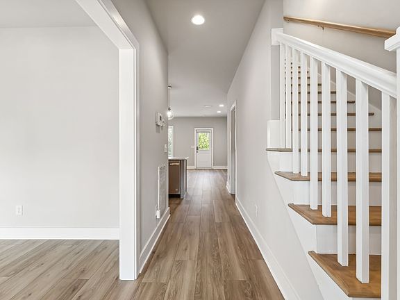 3rd image of 736 Cottage Park Dr