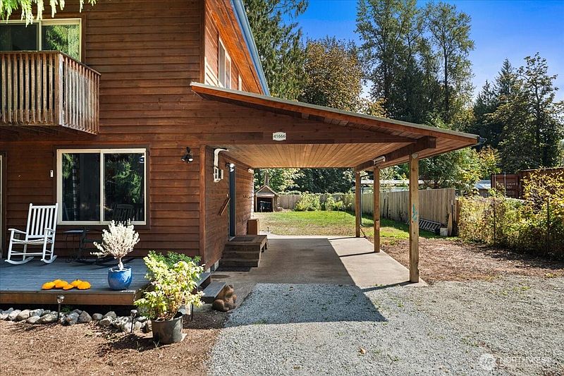 3rd image of 41666 Mountain View Lane