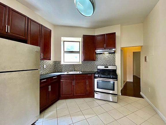 3rd image of 12 W 119th St APT 7