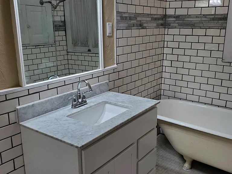 140 College Ave NE #4 — Photo 13