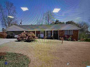 1113 Forest View Ln, Vestavia Hills, AL 35216