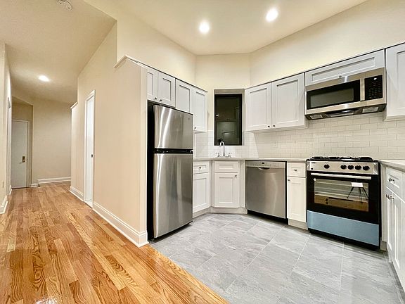 4th image of 322 E 34th St #5F