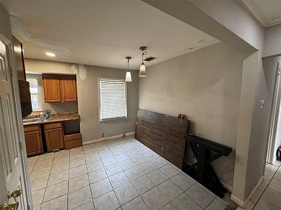 5th image of 3604 Heath Ln
