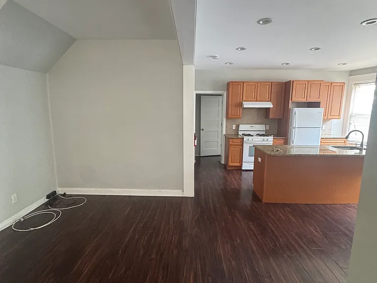 131 Claremont Ave #1F — Photo 6
