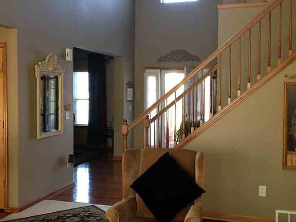 2nd image of 39 Waverly Pl