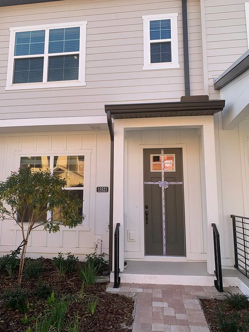 Brand new 2 story townhome w/2 car garage in Windemere — Photo 1