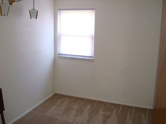 4th image of 6755 Gilette Dr