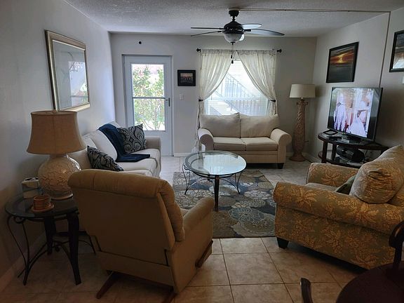 4th image of 190 E Olmstead Dr Unit C2