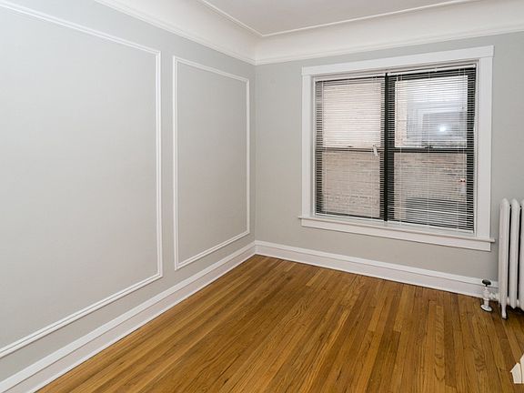 3rd image of 6516 N Glenwood Ave APT 3E