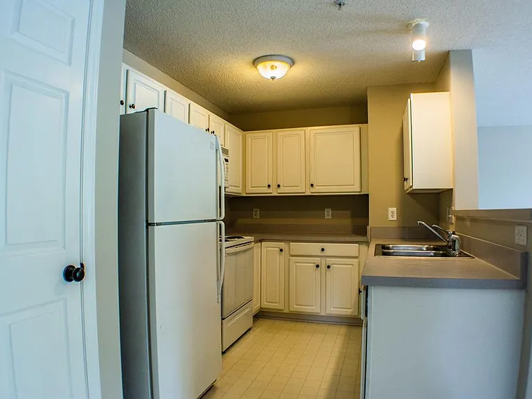 624 Ivy Glen Dr — Photo 2