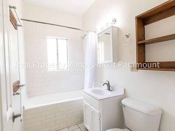 5th image of 910 W 41st St APT 23