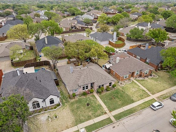 3rd image of 7048 Fox Dr