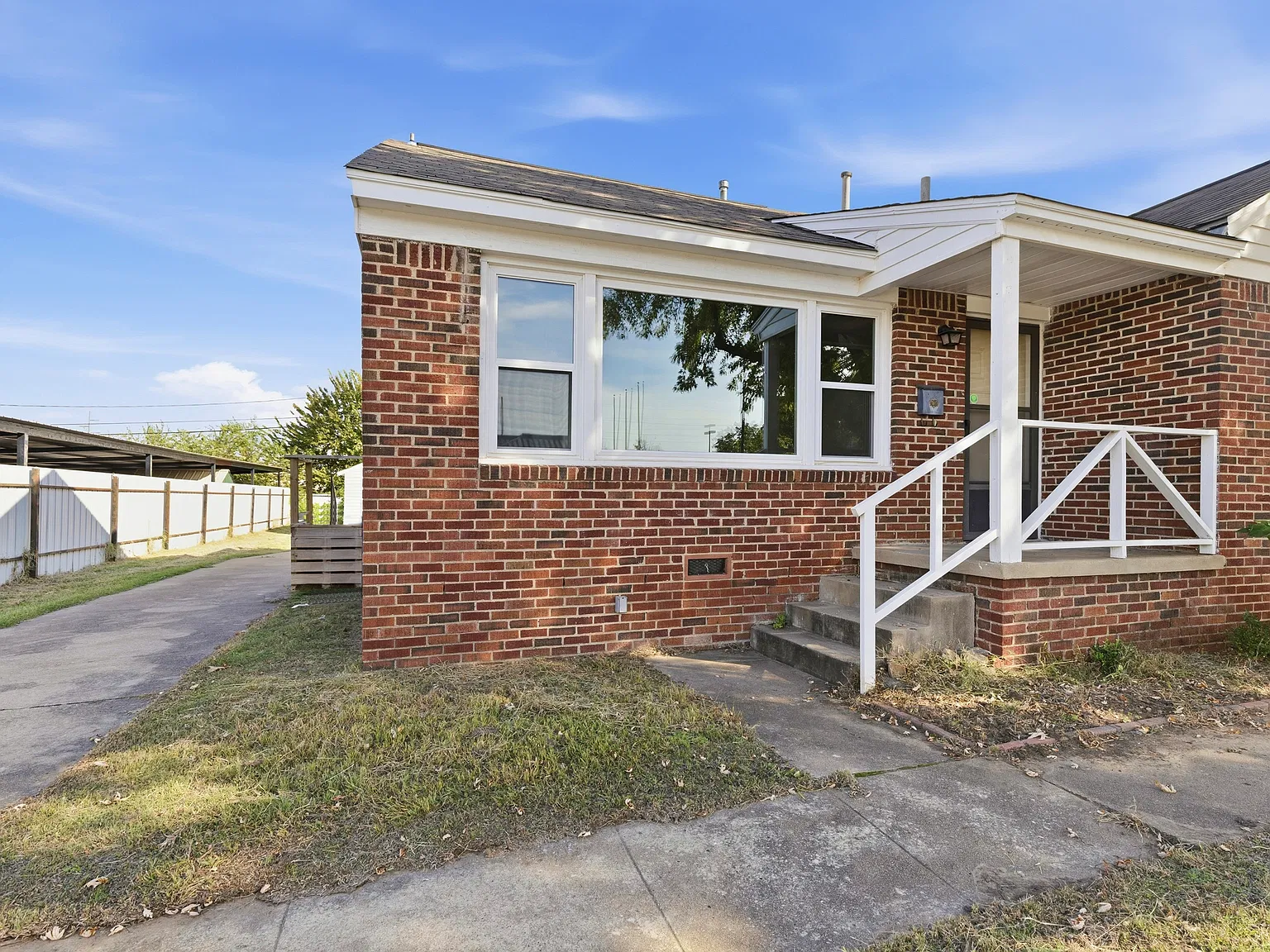 2 bed, $1,300 — Photo 2