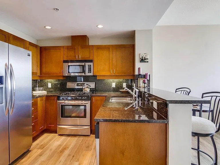 475 Redwood St #404 — Photo 3