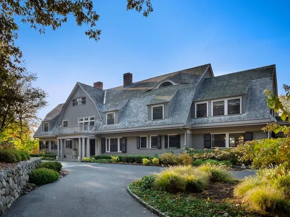 235 Nashawtuc Rd, Concord, MA 01742