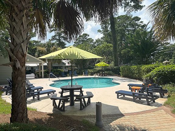 2nd image of 100 Marsh Point Dr #324