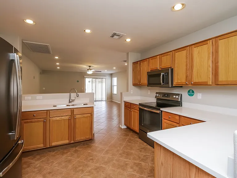 3129 W Dancer Ln — Photo 7