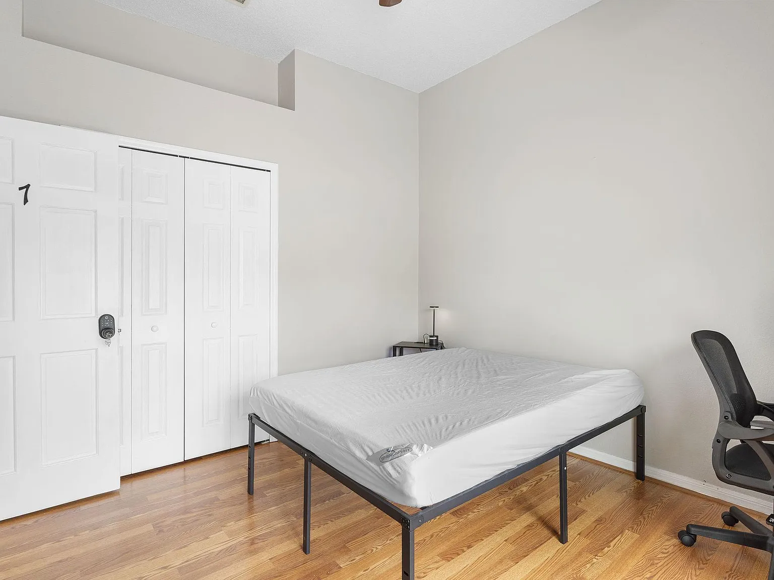 4 bed, 3.0 bath, 2540 sqft, $936 — Photo 3