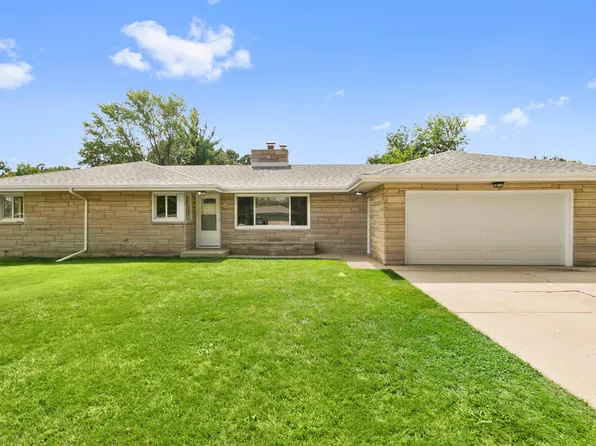 210 Redbud Dr, Joliet, IL 60433