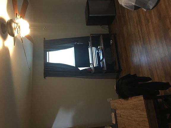4th image of 702 S Joplin St