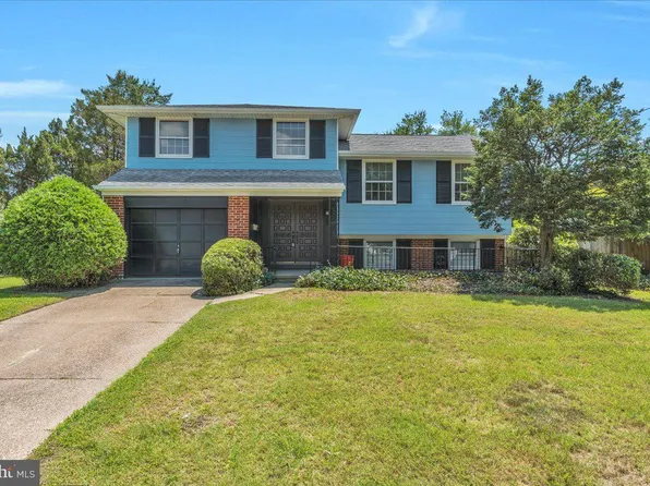 7 Academy Dr, Stratford, NJ 08084