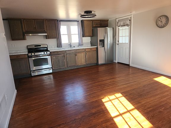 3rd image of 192 Union Rd