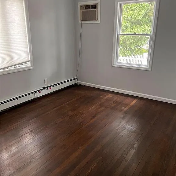 80 Ellen St — Photo 6