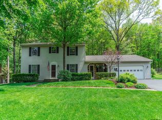 34 Nottingham Way N, Clifton Park, NY 12065