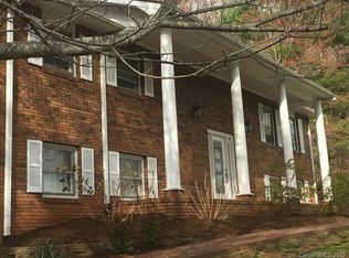 410 Pennsylvania Rd, Mills River, NC 28759