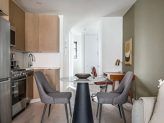 4th image of 170 1st Ave #12