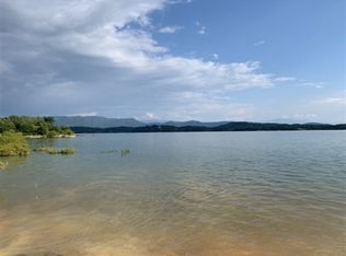 Lake Ridge Dr, Dandridge, TN 37725