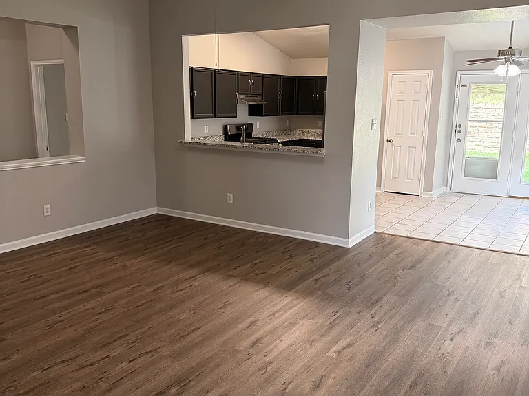 6744 Geyser Trl — Photo 2