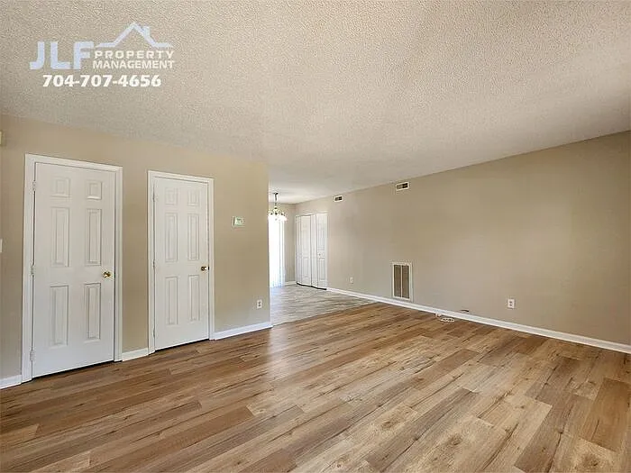 Building Photo - 6227 Mayridge Dr