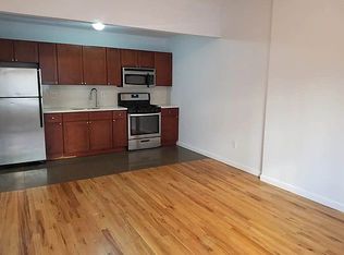 26-58 30th St #1R, Astoria, NY 11102