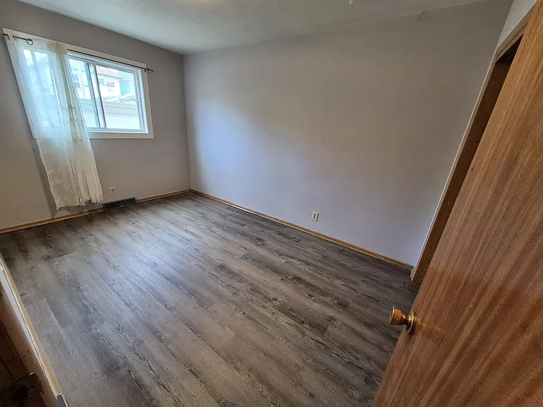 298 Toronto St #298 TORONTO ST — Photo 7