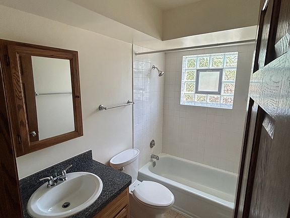 5th image of 17350 Ridgeland Ave APT 3S