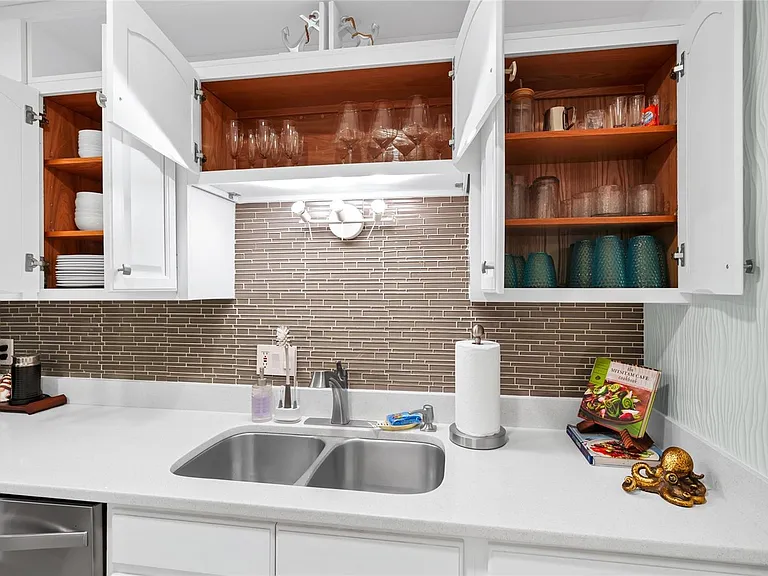 363 Harbor Dr — Photo 14